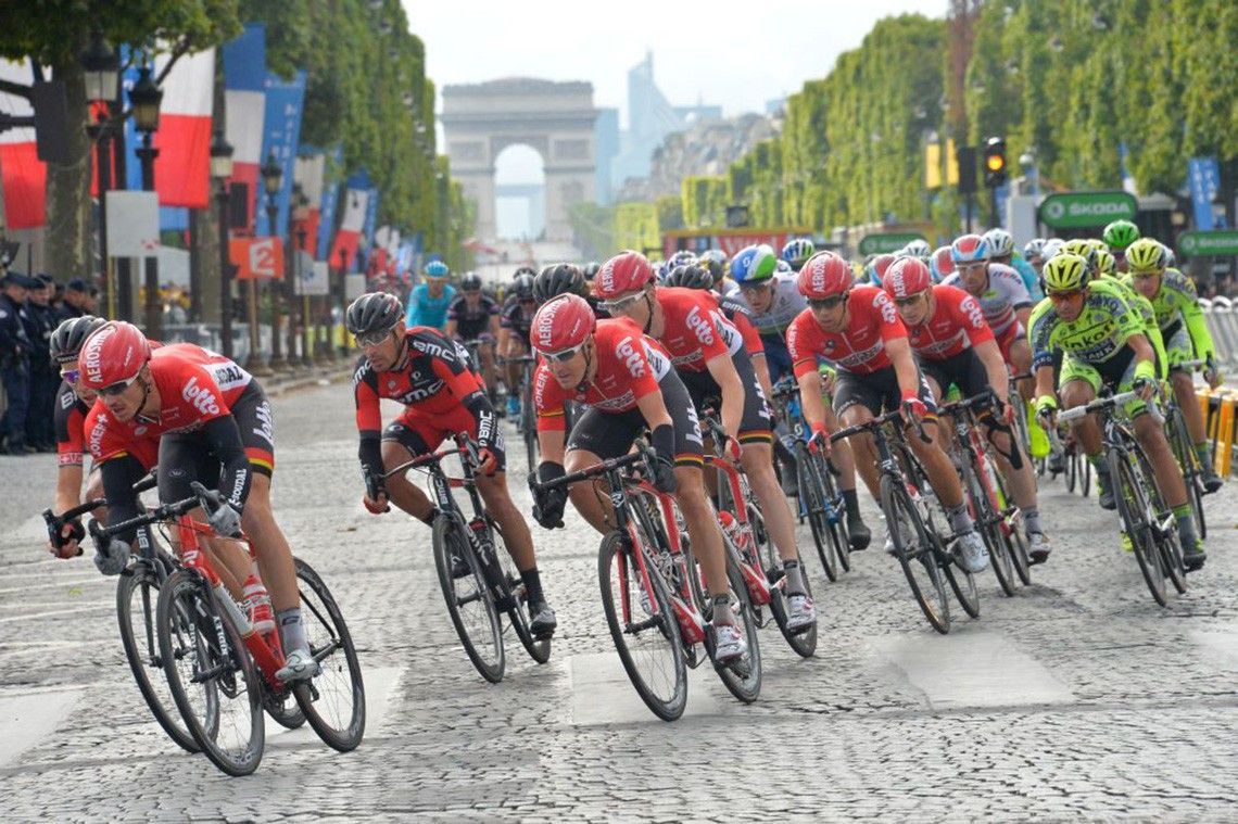 Tour de France 2015 - 26/07/2015 - 21eme Etape - Sevres / Paris - Champs Elysees - 109,5km - Les Lotto-Soudal comtrole de peloton