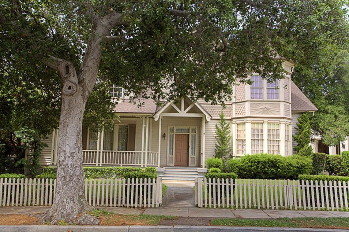La casa de 'Los problemas crecen'. © Warner Bros Studios.