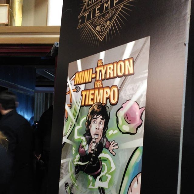 Fanart en la presentación de la segunda temporada. Foto de @iramme.